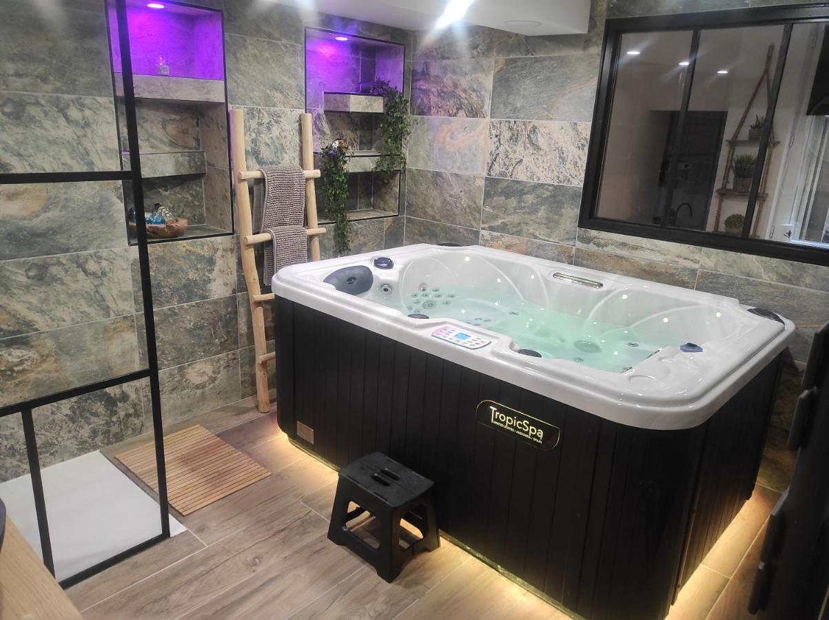 Nuit De La Sagesse "Jacuzzi Terrasse Et Parking Prive" Apartment Rouen Exterior foto