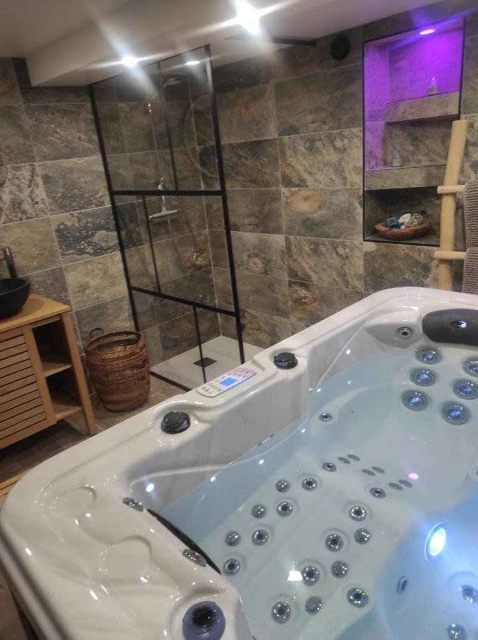 Nuit De La Sagesse "Jacuzzi Terrasse Et Parking Prive" Apartment Rouen Exterior foto